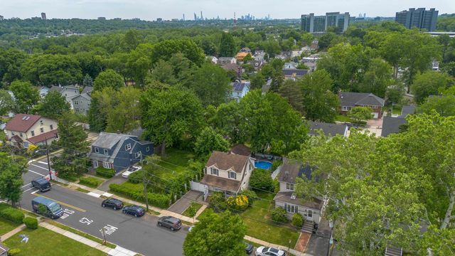 256 FYCKE LANE, Teaneck, NJ 07666