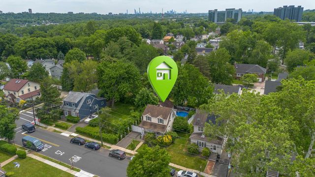 256 FYCKE LANE, Teaneck, NJ 07666