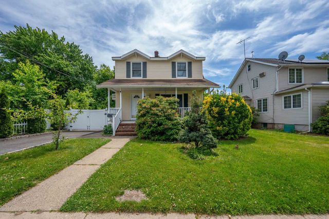 256 FYCKE LANE, Teaneck, NJ 07666