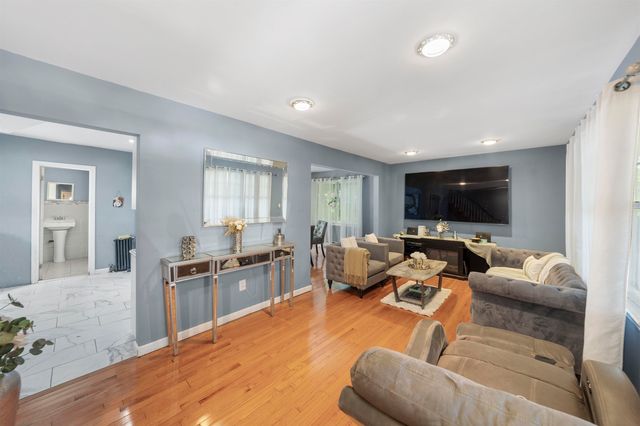 256 FYCKE LANE, Teaneck, NJ 07666
