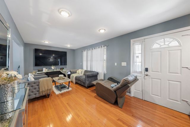 256 FYCKE LANE, Teaneck, NJ 07666
