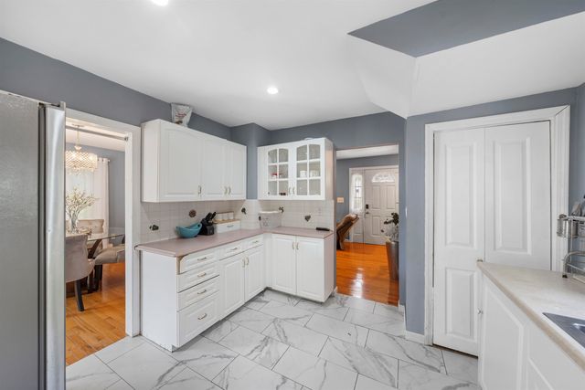 256 FYCKE LANE, Teaneck, NJ 07666