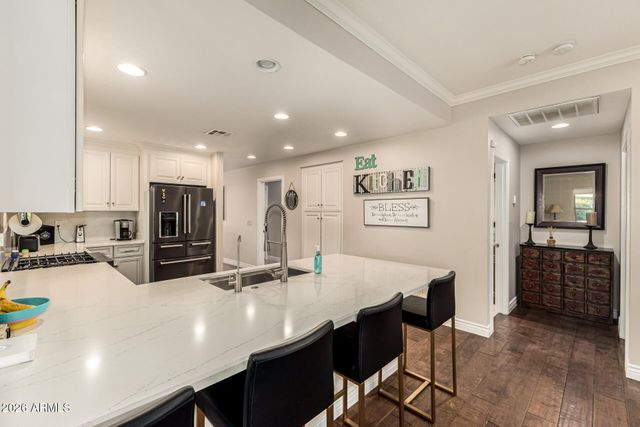 3746 E Fairmount Avenue, Phoenix, AZ 85018