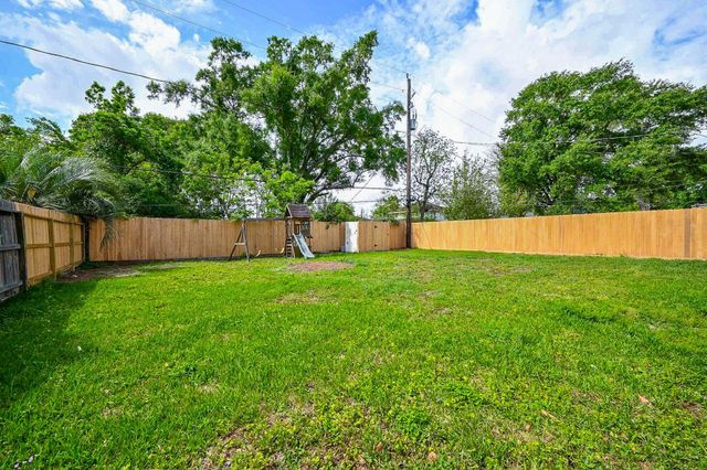 11027 Maize Lane, Houston, TX 77041