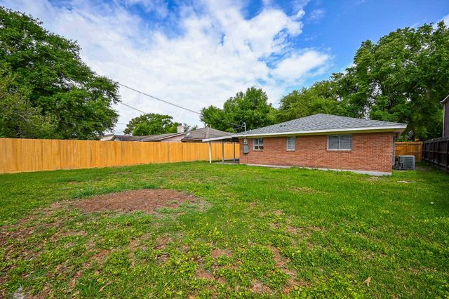 11027 Maize Lane, Houston, TX 77041