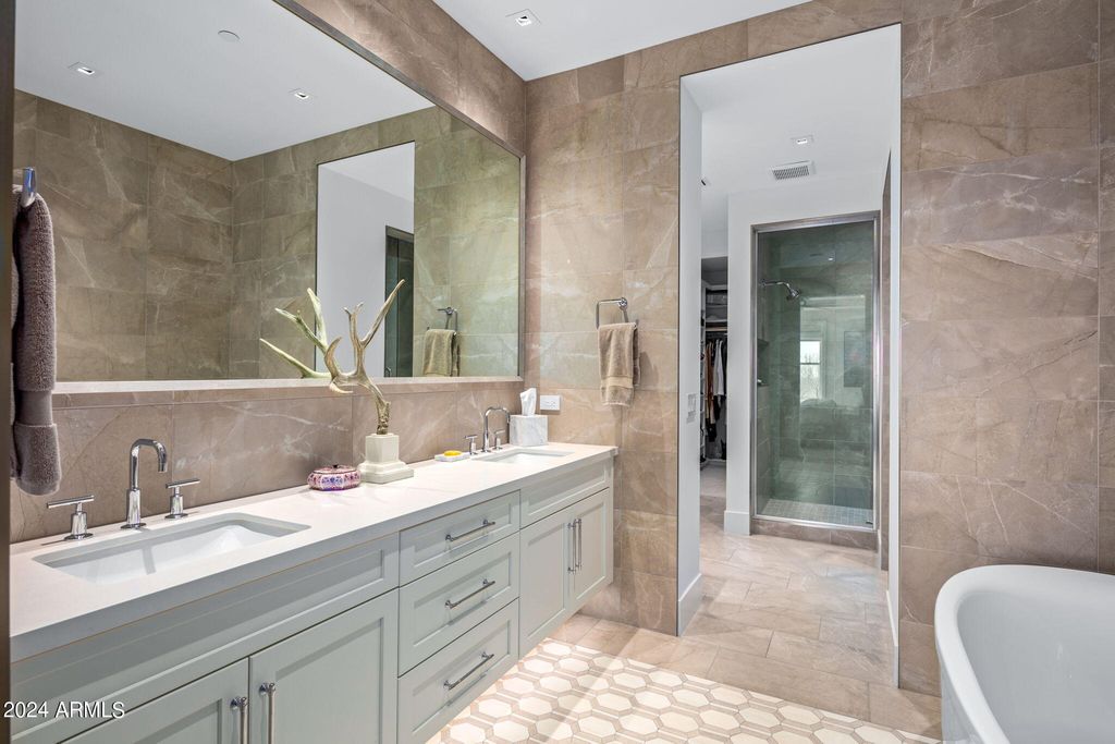 Image 12 of property listing at 37200 N Cave Creek Road 2124, Scottsdale, AZ 85262