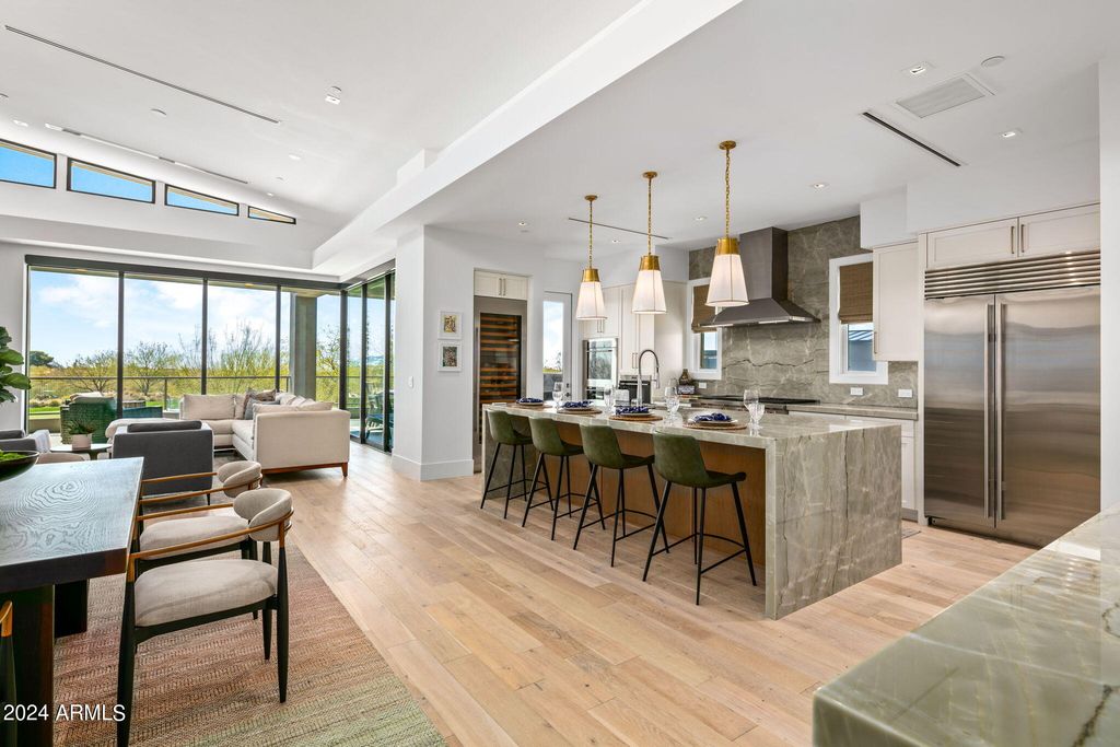 Image 4 of property listing at 37200 N Cave Creek Road 2124, Scottsdale, AZ 85262