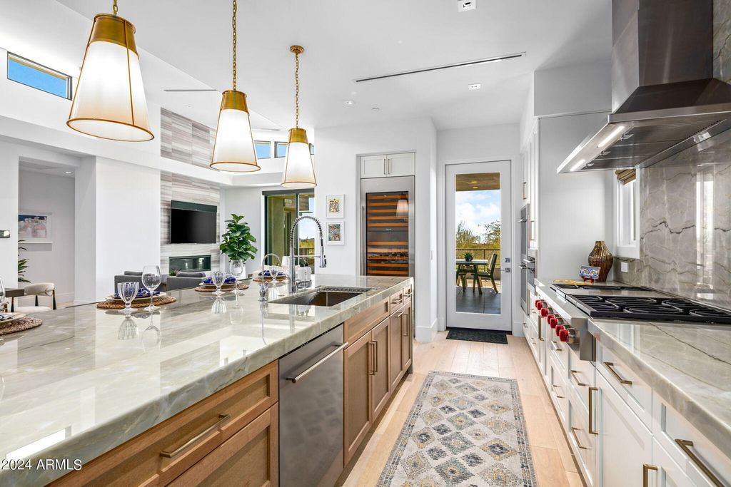 Image 6 of property listing at 37200 N Cave Creek Road 2124, Scottsdale, AZ 85262