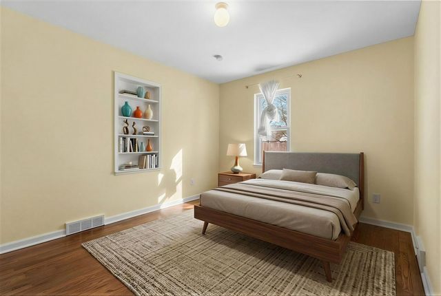 2030 Paddington Road, Kalamazoo, MI 49001