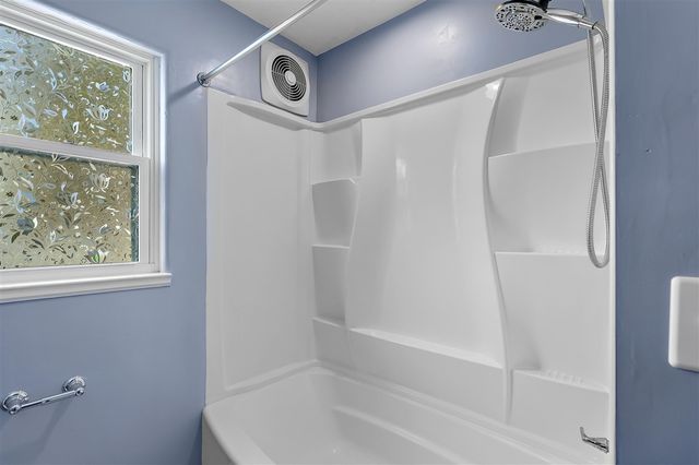 2030 Paddington Road, Kalamazoo, MI 49001