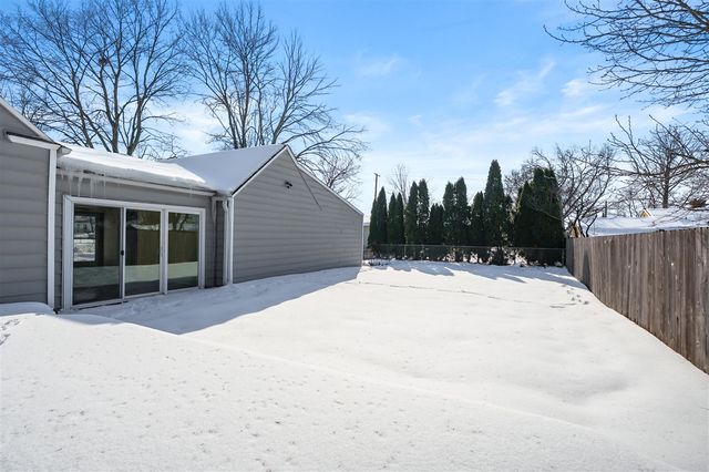 2030 Paddington Road, Kalamazoo, MI 49001