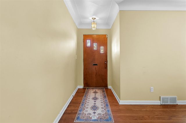 2030 Paddington Road, Kalamazoo, MI 49001