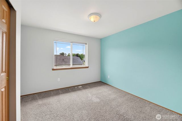 7409 Village Drive, Sumner, WA 98390