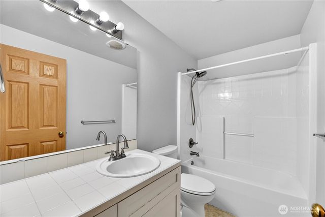 7409 Village Drive, Sumner, WA 98390