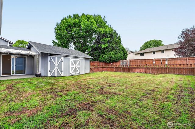 7409 Village Drive, Sumner, WA 98390