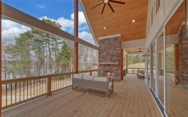 672 Tugaloo Heights Circle, Lavonia, GA 30553