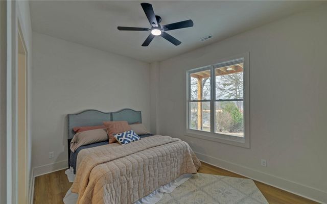 672 Tugaloo Heights Circle, Lavonia, GA 30553