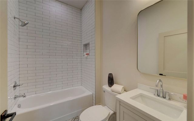 672 Tugaloo Heights Circle, Lavonia, GA 30553
