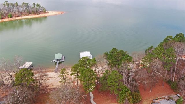 672 Tugaloo Heights Circle, Lavonia, GA 30553