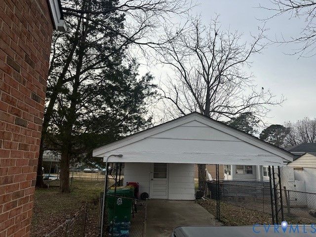 336 Youngs Rd, Petersburg, VA 23803