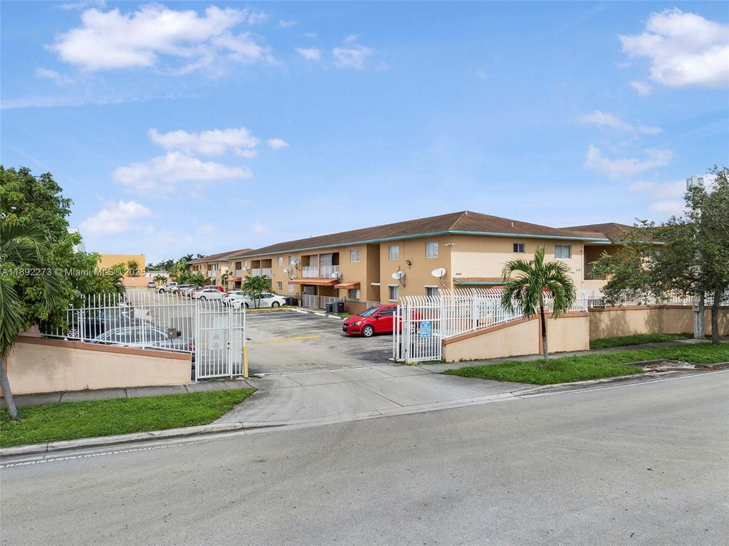 2985 W 80th St 109, Hialeah, FL 33018