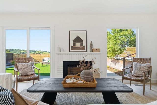 121 San Marino Dr, San Rafael, CA 94901