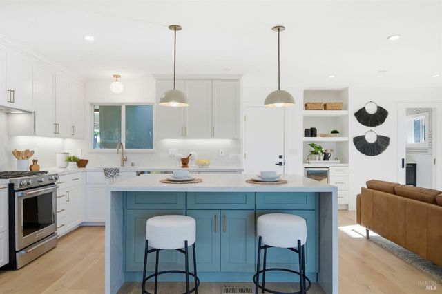 121 San Marino Dr, San Rafael, CA 94901