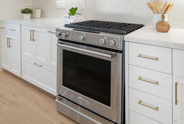 121 San Marino Dr, San Rafael, CA 94901