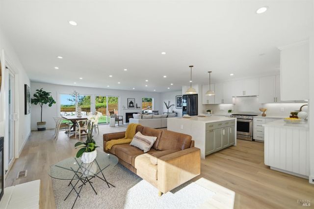 121 San Marino Dr, San Rafael, CA 94901