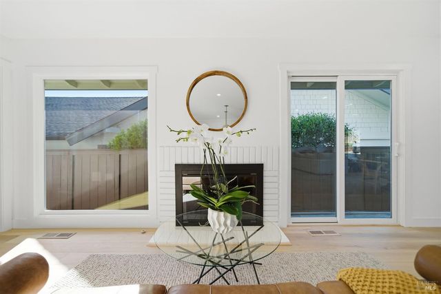 121 San Marino Dr, San Rafael, CA 94901