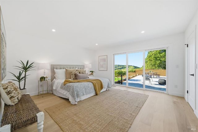 121 San Marino Dr, San Rafael, CA 94901