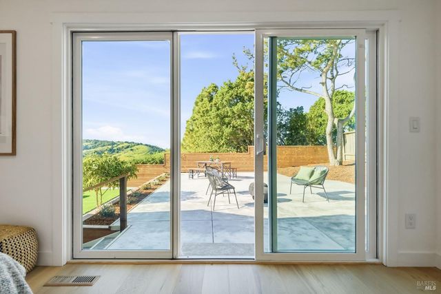 121 San Marino Dr, San Rafael, CA 94901