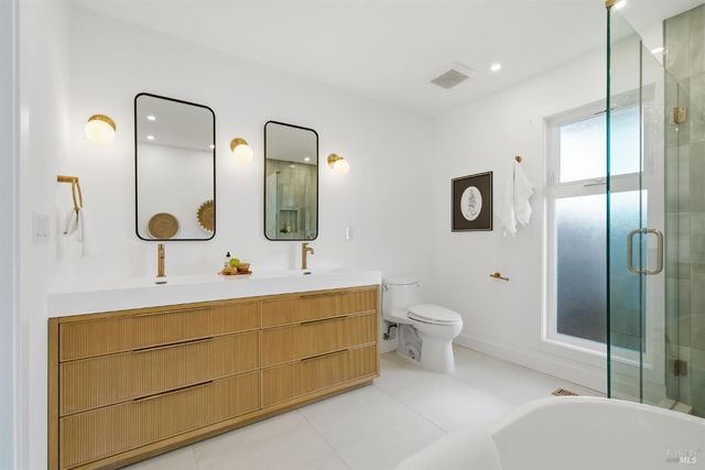 121 San Marino Dr, San Rafael, CA 94901