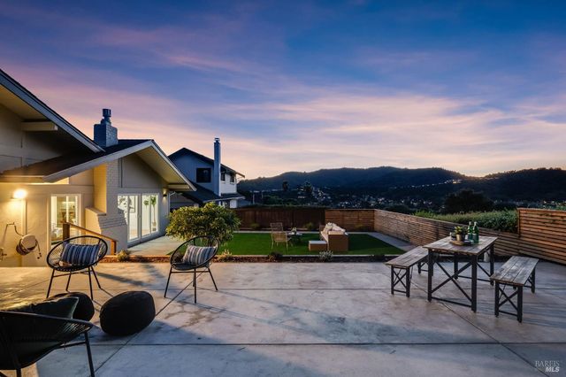 121 San Marino Dr, San Rafael, CA 94901