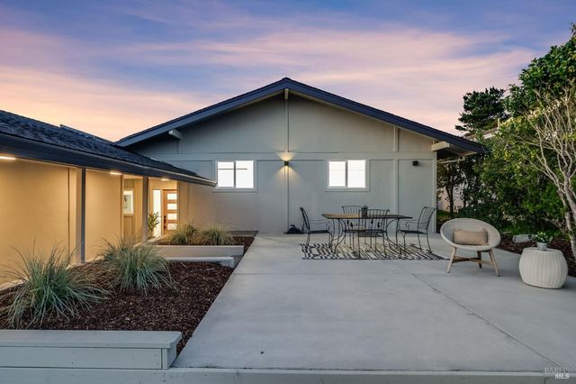 121 San Marino Dr, San Rafael, CA 94901