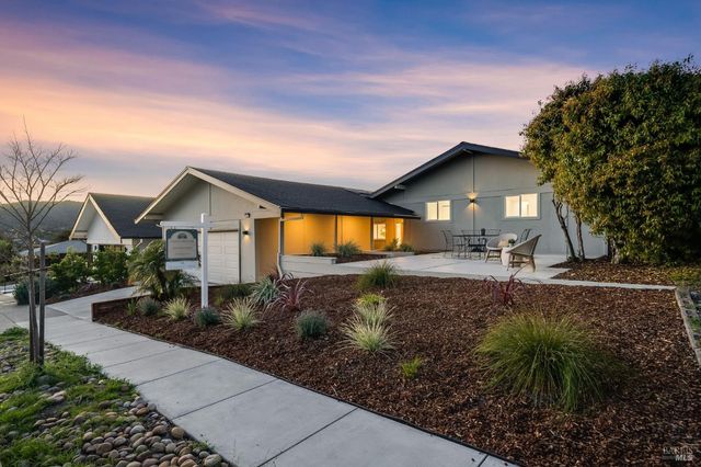 121 San Marino Dr, San Rafael, CA 94901