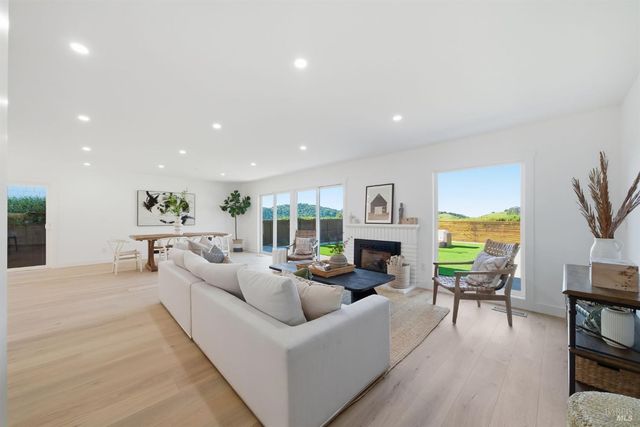 121 San Marino Dr, San Rafael, CA 94901