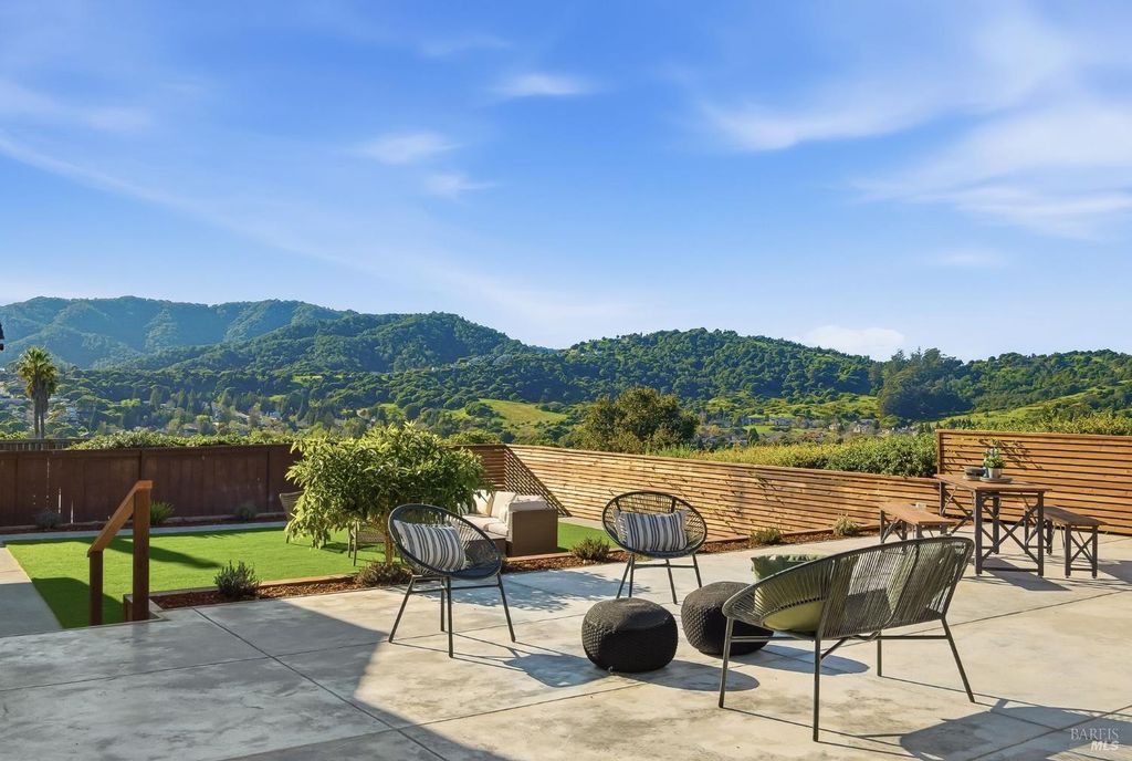 121 San Marino Dr, San Rafael, CA 94901