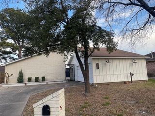 311 Edgeton Court, Houston, TX 77015