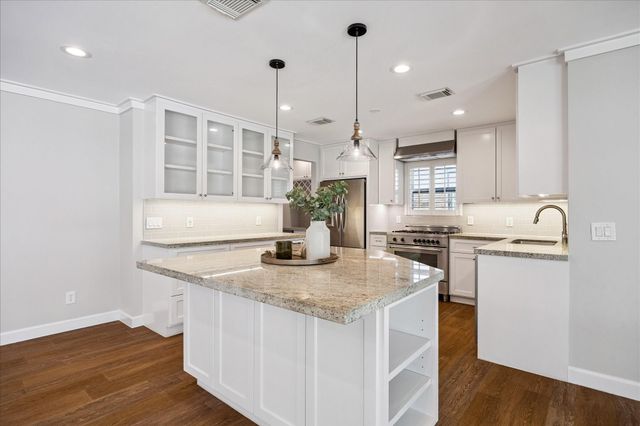 10106 Candlewood Drive, Houston, TX 77042