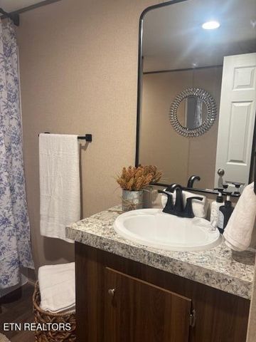 9106 Cherokee Tr, Crossville, TN 38572