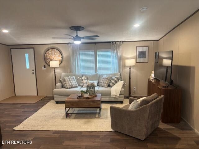 9106 Cherokee Tr, Crossville, TN 38572