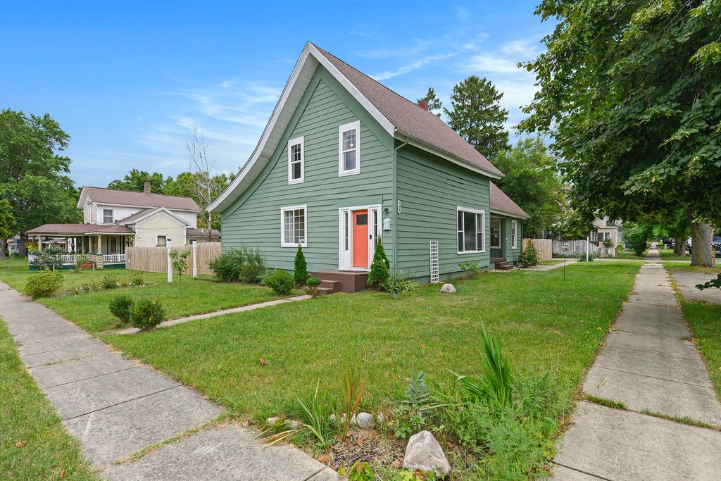 403 Elm Street, Paw Paw, MI 49079