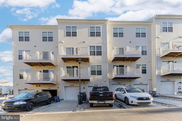 16882 PORTERS INN DR, Dumfries, VA 22026