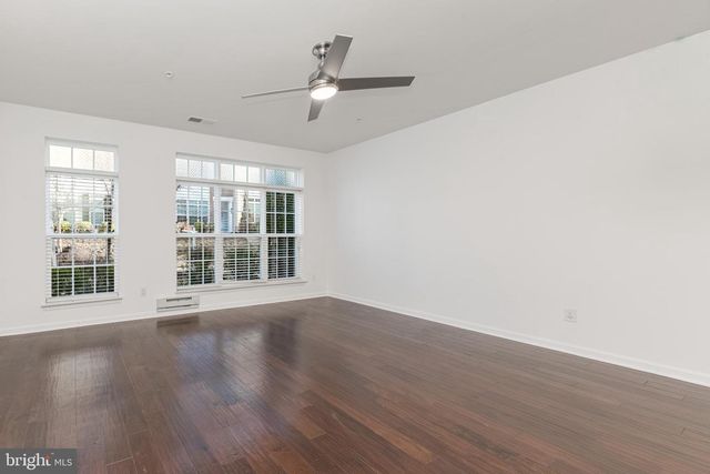 16882 PORTERS INN DR, Dumfries, VA 22026