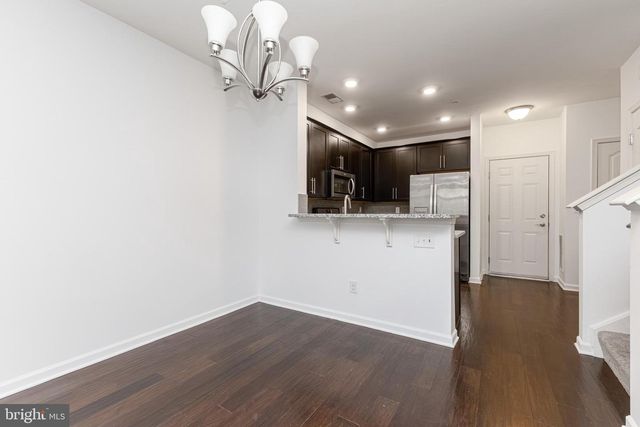 16882 PORTERS INN DR, Dumfries, VA 22026