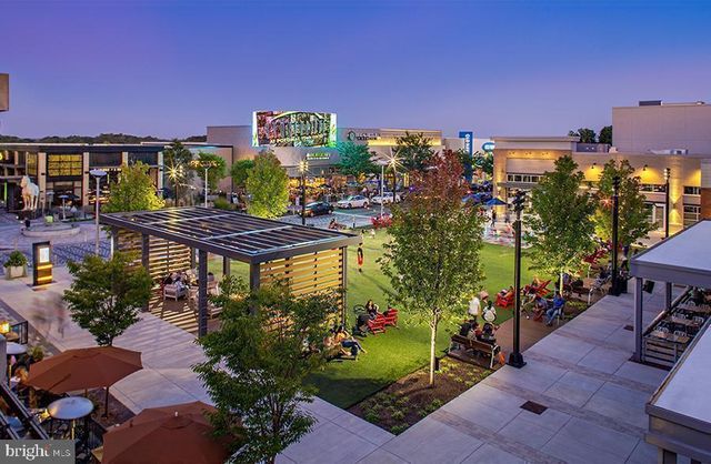 16882 PORTERS INN DR, Dumfries, VA 22026