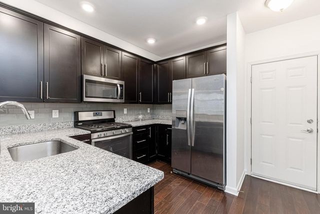 16882 PORTERS INN DR, Dumfries, VA 22026