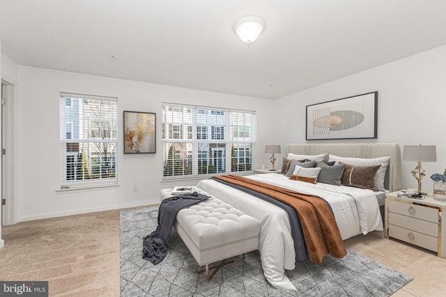 16882 PORTERS INN DR, Dumfries, VA 22026