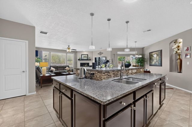 1623 Vista De Colinas Drive SE, Rio Rancho, NM 87124